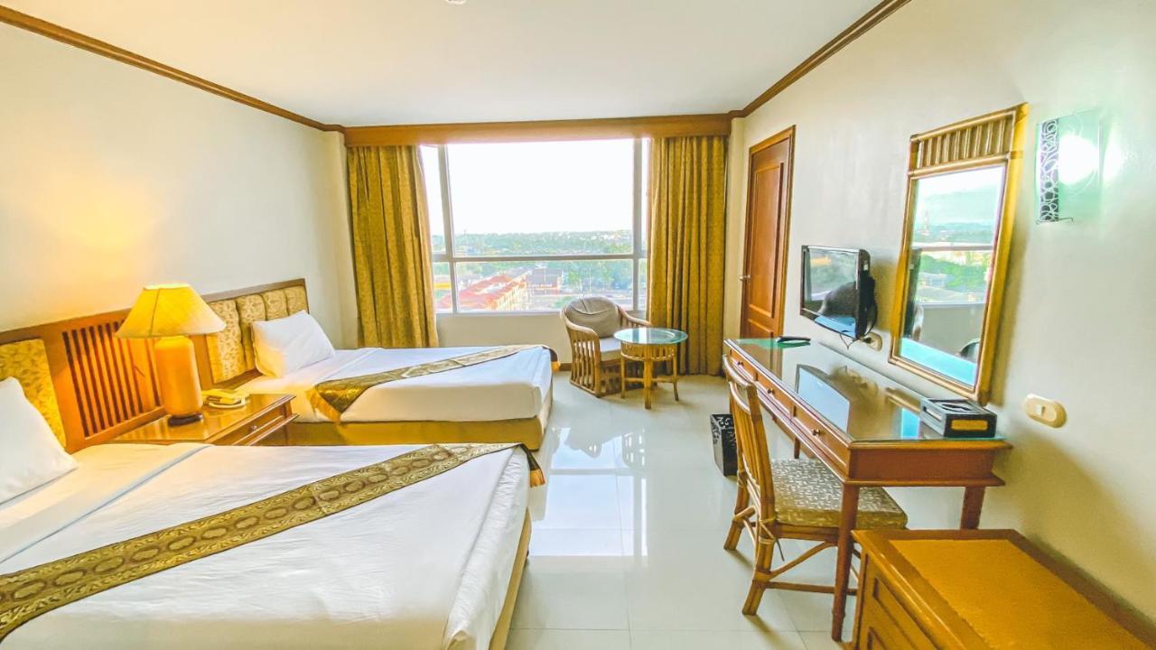 K Park Grand Hotel Sha Plus Certified Surat Thani Bagian luar foto