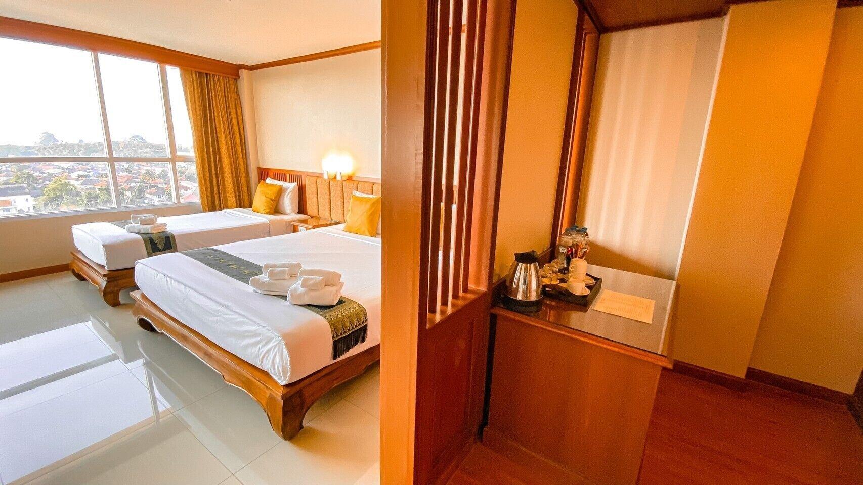 K Park Grand Hotel Sha Plus Certified Surat Thani Bagian luar foto