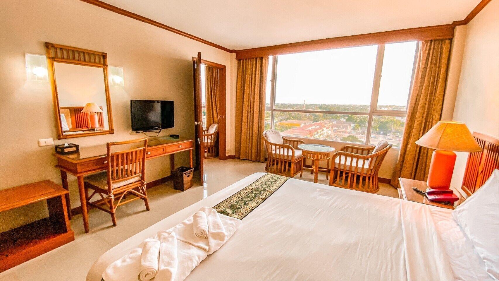 K Park Grand Hotel Sha Plus Certified Surat Thani Bagian luar foto