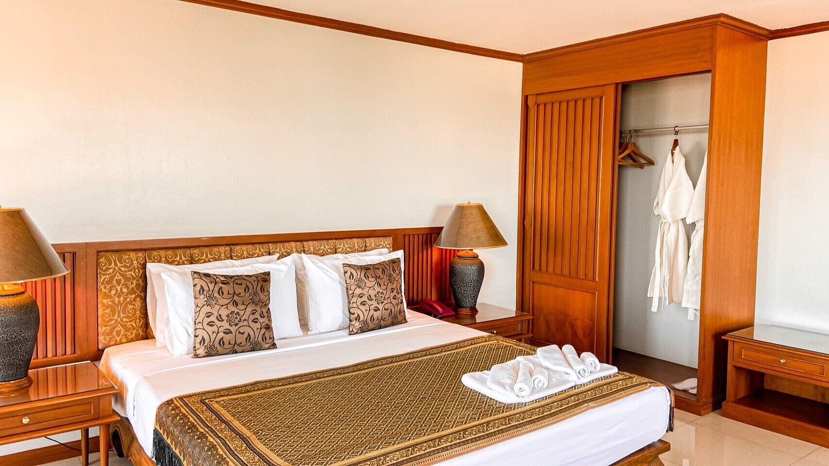 K Park Grand Hotel Sha Plus Certified Surat Thani Bagian luar foto