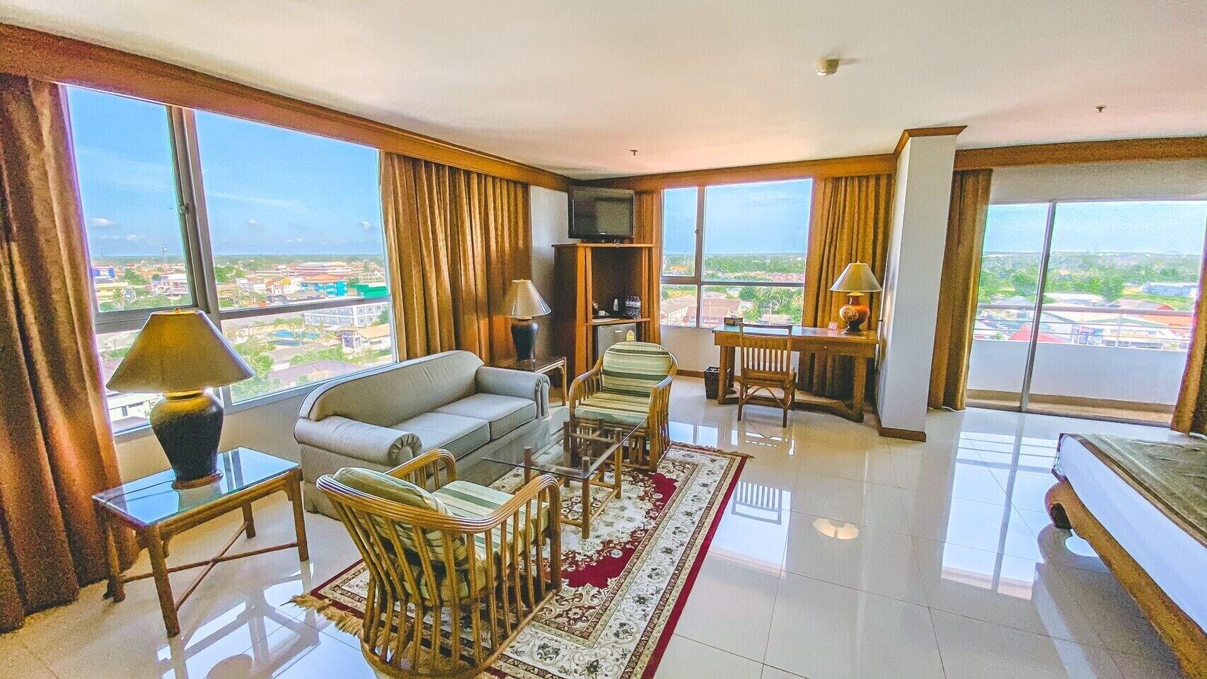 K Park Grand Hotel Sha Plus Certified Surat Thani Bagian luar foto